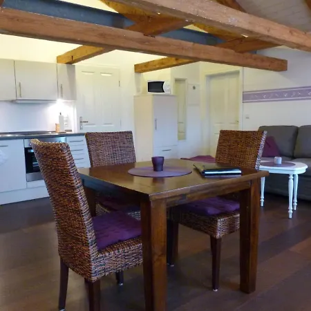 Gut Royum Apartment *